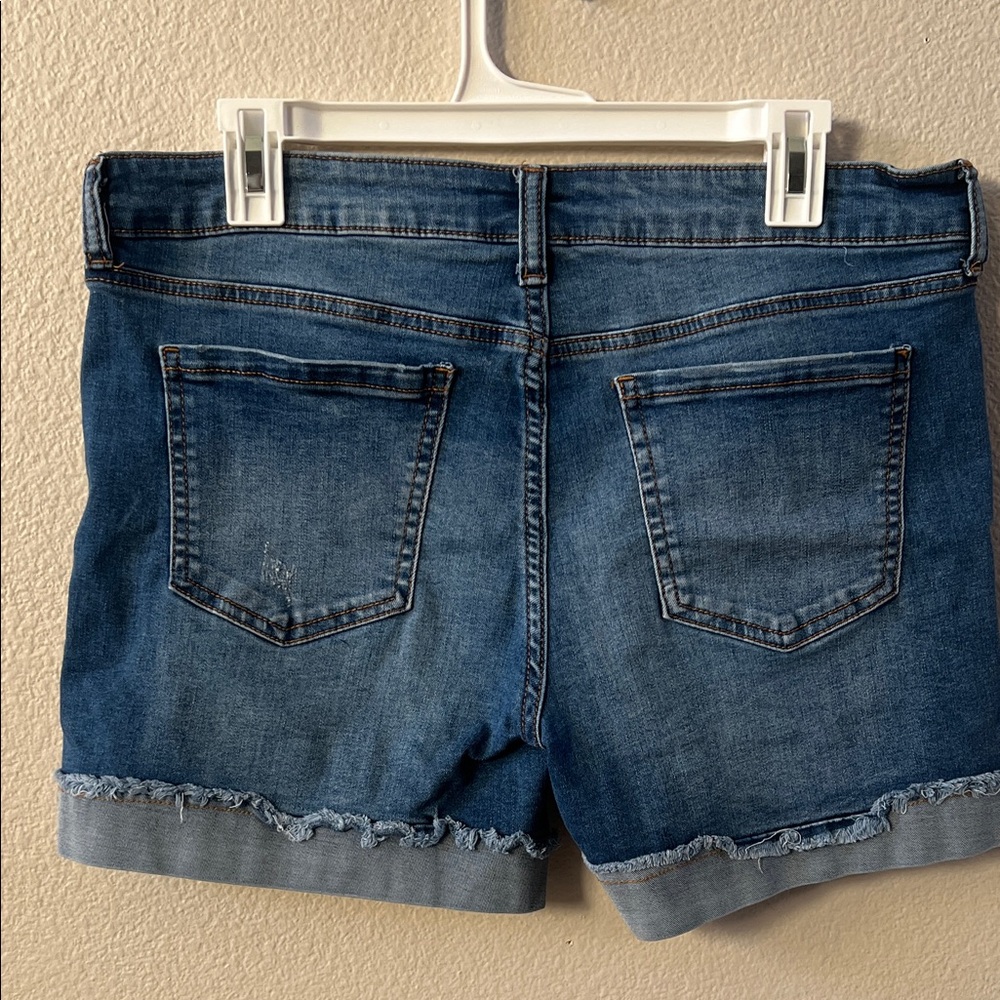 Stylish Blue Denim Women's Jean Shorts - Picture 6 of 7
